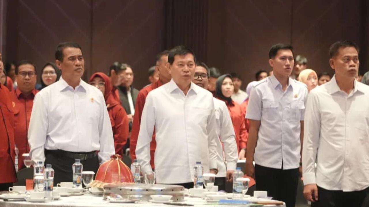 Amran Sulaiman Serukan Alumni Unhas Bangun Legacy Bertaraf Internasional