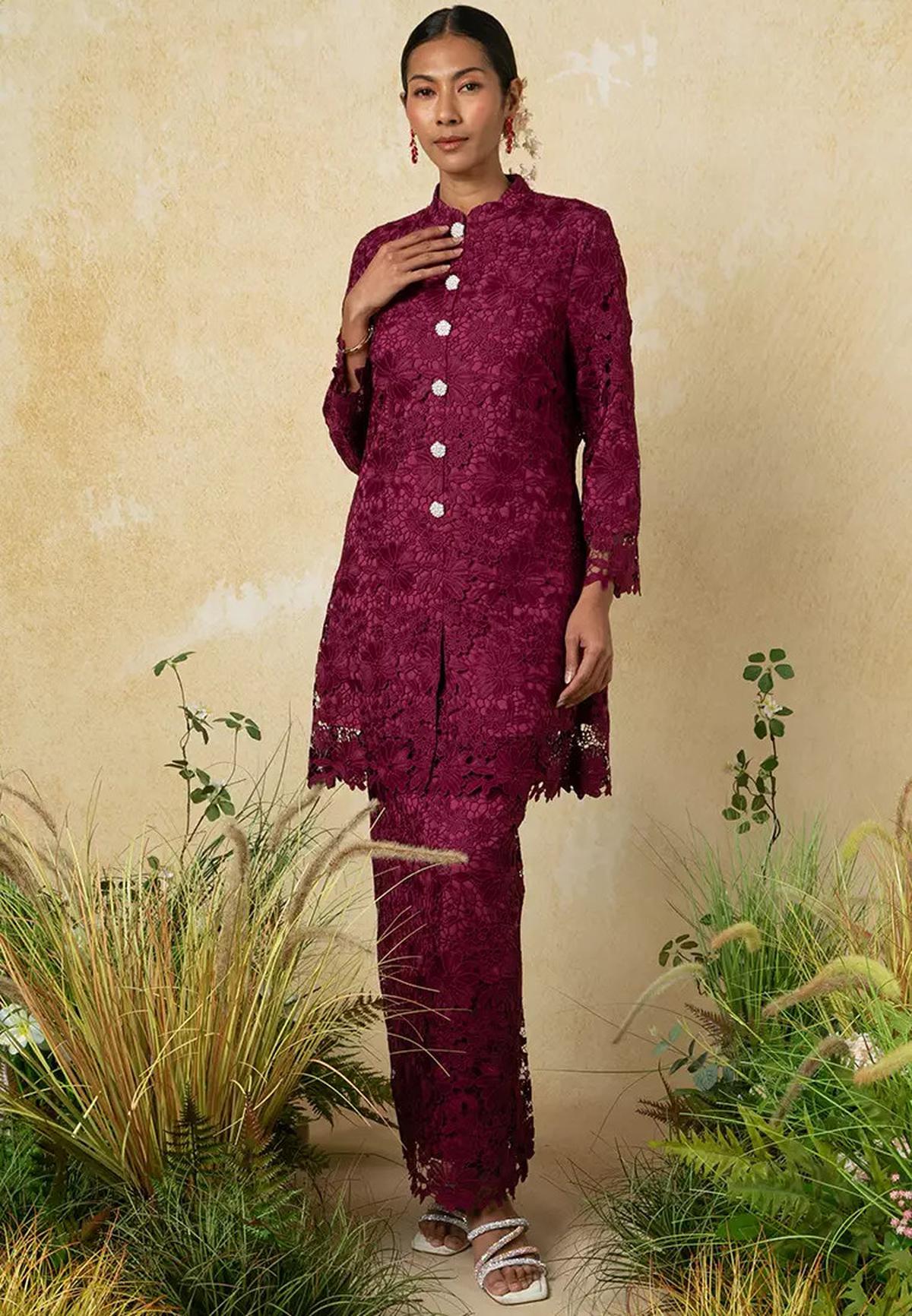 Baju Lebaran Brokat Warna Burgundy