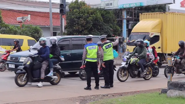 Lonjakan kendaraan pemudik lebaran 2024 di Tol Pemalang, Jawa Tengah. (Foto: Liputan6.com/Polres pemalang)