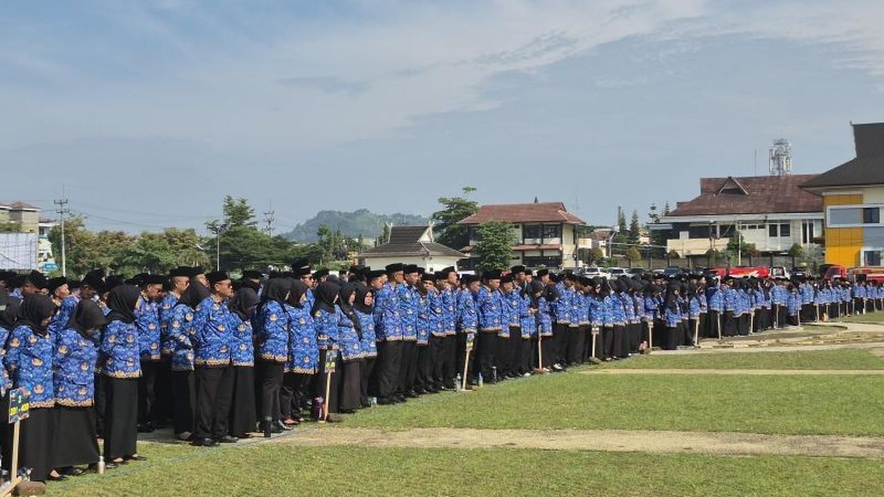 Pemkab Sumedang Lantik 5.408 PPPK, Tuntaskan Status Honorer dan Perkuat Pelayanan Publik