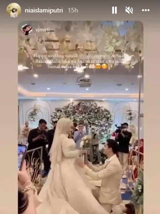 Robert Chaniaago menikahi Nia Islami Putri (Foto: Instagram/@niaislamiputri/vjmnti)