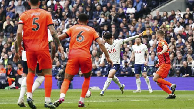 Foto: Melihat Dua Gol Century Keren Son Heung-min dan Erling Haaland di Liga Inggris
