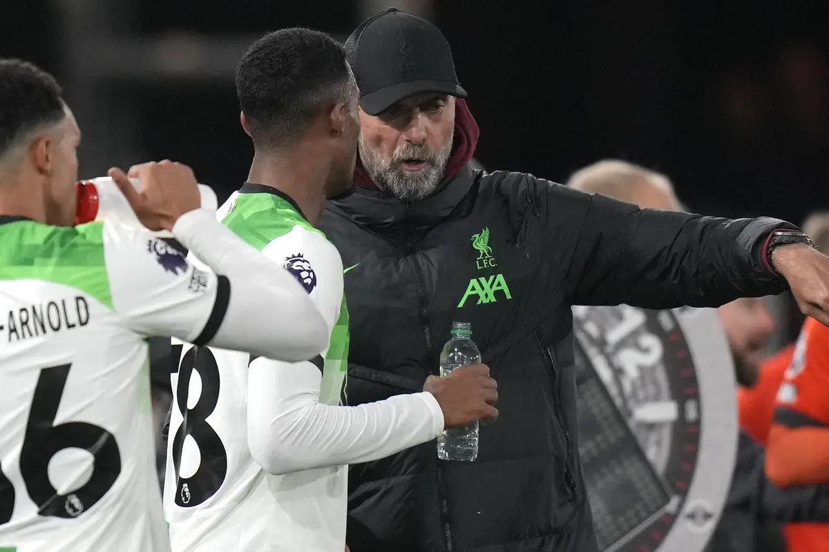 Foto: Pesan Menyentuh Luis Diaz untuk Keselamatan Sang Ayah saat Cetak Gol Penyeimbang Liverpool Kontra Luton Town