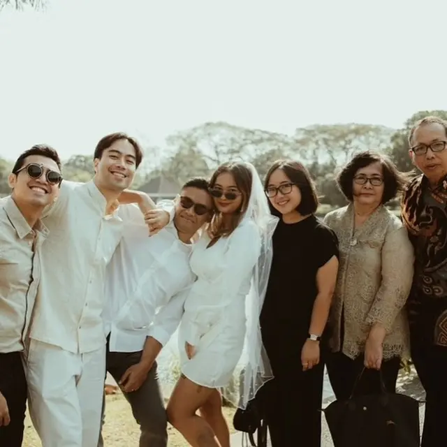 Potret Vidi Aldiano dan Kedua Adiknya