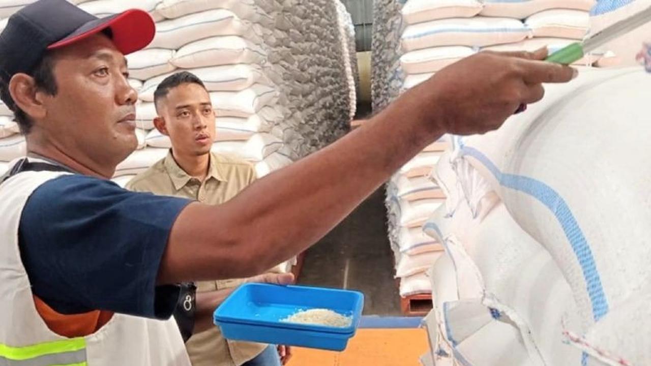 Bulog Madiun Pastikan Stok Beras Aman Jelang Lebaran 2026, Imbau Warga Tak Panic Buying