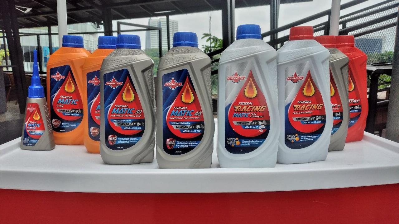 Anda dapat membeli produk Federal Oil yang pasti asli dan diperuntukkan untuk motor harian, seperti merek-merek motor keluaran Jepang, di Federal Oil Center terdekat saat ini