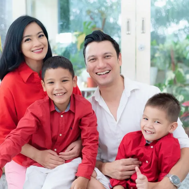 [Fimela] Titi Kamal dan Christian Sugiono