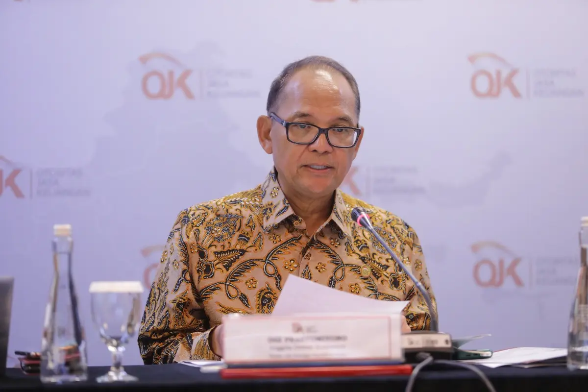 Kepala Eksekutif Pengawas IKNB OJK Ogi Prastomiyono