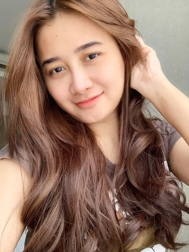 6 Potret Lyia Amelia Eks Trio Macan Tanpa Makeup, Tampil Natural