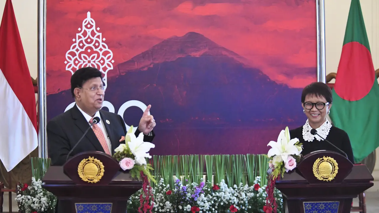Menteri Luar Negeri Bangladesh A.K Abdul Momen kunjungi Indonesia dan bertemu Menlu Retno Marsudi untuk membahas sejumlah hal (Kemlu RI)