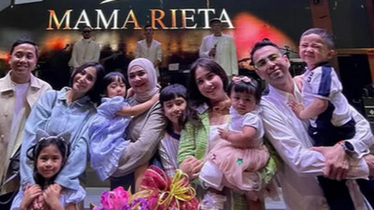 Potret Ultah Ke-63 Rieta Amilia Berlangsung Meriah, Dihadiri Anak, Menantu & Cucu Penuh Kebahagiaan