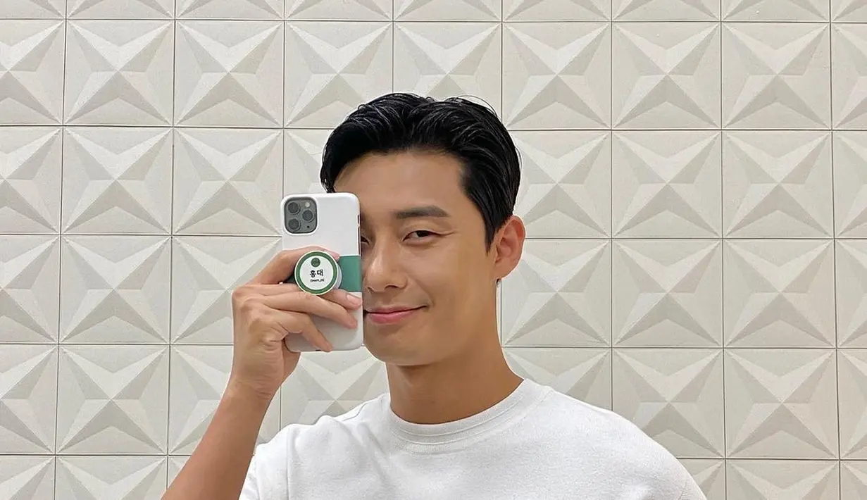 Stylish dan fashionable, membuat penampilan Park Seo Joon selalu terlihat keren nih! (FOTO: instagram.com/bn_sj2013/)