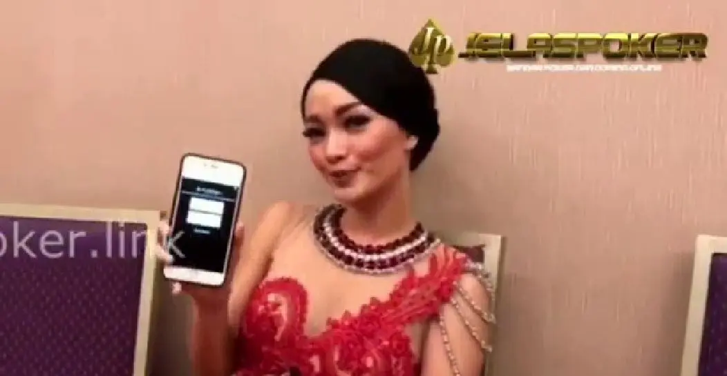 Zaskia Gotik endorse permainan judi online [foto: instagram]