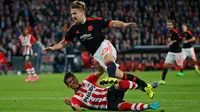 Pasca Operasi, Luke Shaw Mulai Bisa Berjalan