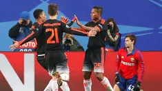 Pemain Manchester United, Anthony Martial, merayakan gol yang dicetaknya ke gawang CSKA dalam lanjutan Grup B Liga Champions di Stadion Arena Khimki, Moscow, Rusia, Kamis (22/10/2015) dini hari WIB. (EPA/Maxim Shipenkov)