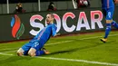 Pemain timnas Islandia, Gylfi Sigurdsson merayakan gol ke gawang Kosovo pada laga Grup I Kualifikasi Piala Dunia 2018 di Laugardalsvollur, Senin (9/10). Islandia untuk pertama kalinya lolos ke Piala Dunia setelah menang 2-0. (AP/Brynjar Gunnarsson)