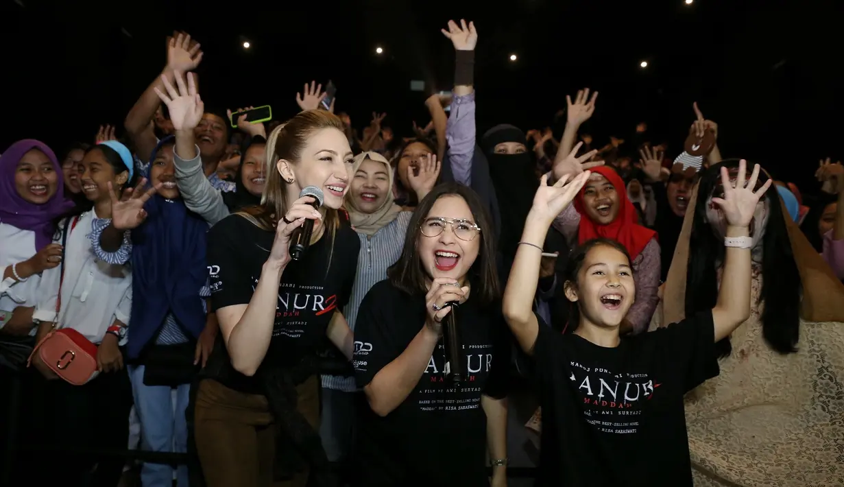 Prilly Latuconsina saat hadir dalam meet & greet film baru yang dibintanginya, Danur 2: Maddah di Tamini Square, Jakarta Timur, Kamis (5/4/2018). (Nurwahyunan/Bintang.com)