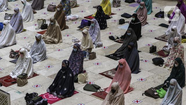 FOTO: Pelaksanaan Salat Tarawih Pertama di Masjid Istiqlal