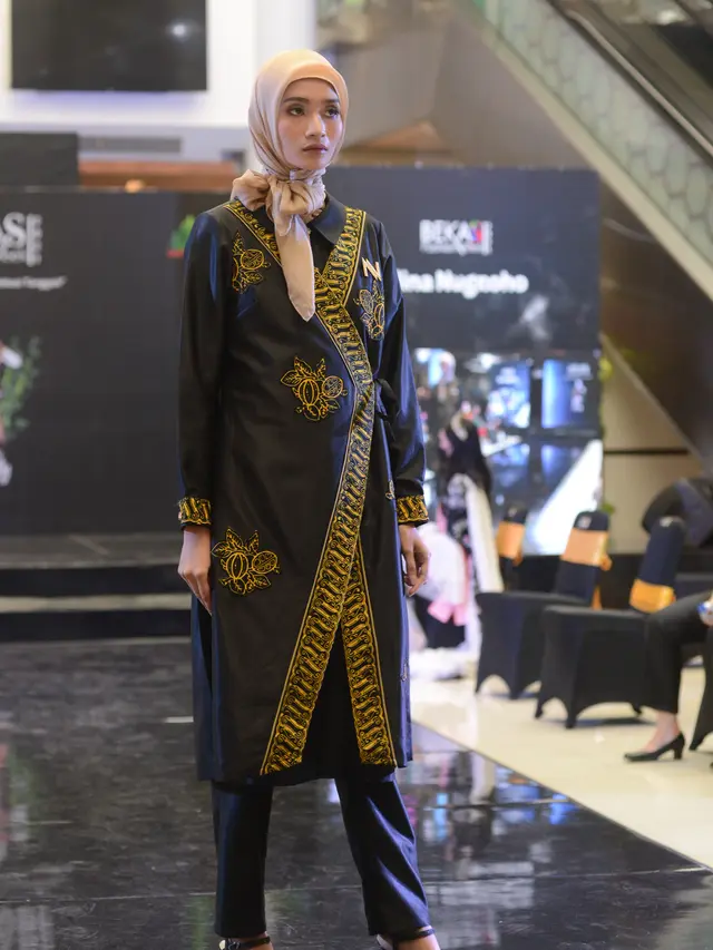 Salah satu koleksi Nina Nugroho di ajang Bekasi Fashion Week 2021. (Foto: Dok. Koleksi Pribadi Nina Nugroho)