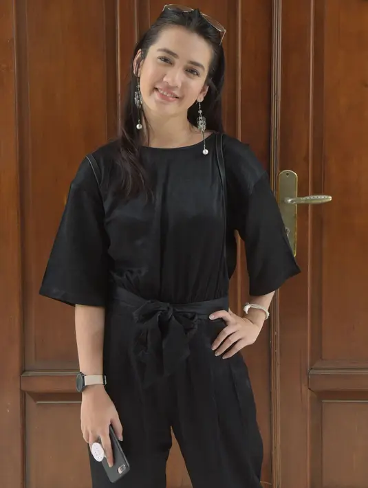 Meski sedang berstatus jomblo, artis yang merintis kariernya dari artis cilik hingga sekarang ini, tidak akan buru-buru mencari pengantinya. Kini, ia akan fokus pada kariernya. (Nurwahyunan/Bintang.com)