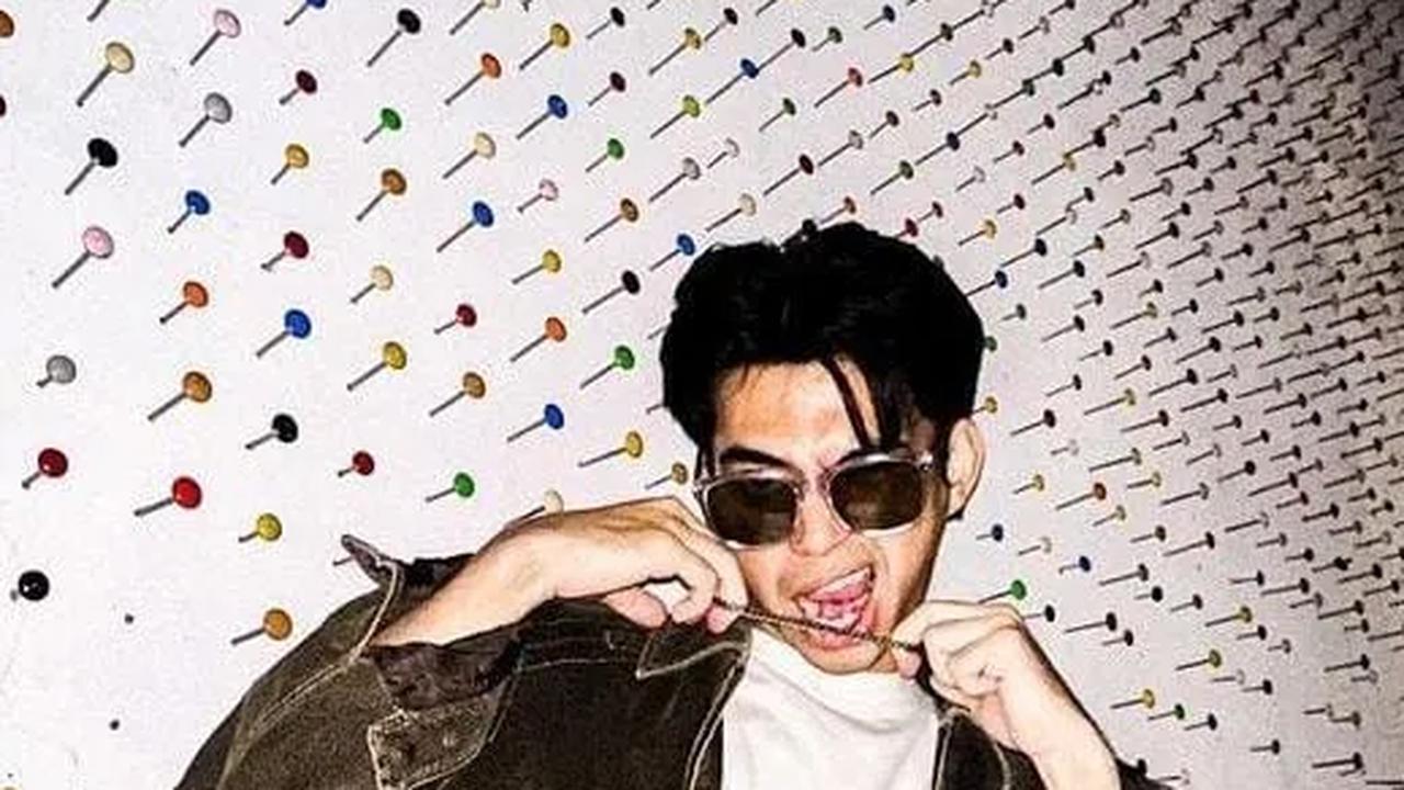 Ubah Warna Rambut, Begini Penampilan Terbaru Dimas 'Kembaran' Raffi Ahmad Auto jadi Sorotan