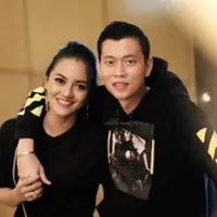 Ferry Wijaya dan istrinya, Ririn Ekawati (Instagram/@fery_wijaya88)