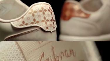 Wali Kota Solo, Gibran Rakabuming berkolaborasi dengan Aerostreet membuat sepatu bertema batik