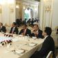 Presiden Jokowi makan siang dengan 20 pengusaha Korea Selatan (Liputan6.com/ Silvanus Alvin)