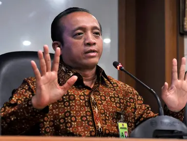 Sekjen Kementrian LHK Bambang Hendroyono menggelar konferensi pers terkait pembakaran hutan di Riau, Jakarta, Selasa (22/9/2015). Kemen LHK mencabut izin operasi empat perusahaan yang terbukti melakukan pembakaran. (Liputan6.com/Johan Tallo) 