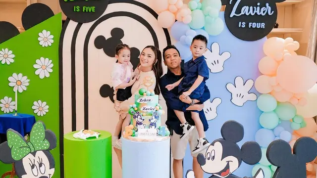 Potret Violenzia Jeanette rayakan ulang tahun dua anaknya (Instagram/violenziajean)