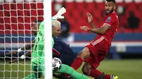 Pemain Bayern Munchen Eric Maxim Choupo-Moting mencetak gol ke gawang Paris Saint-Germain atau PSG pada leg kedua perempat final Liga Champions di Stadion Parc des Princes, Rabu (14/4/2021) dini hari WIB.(AP Photo/Francois Mori)