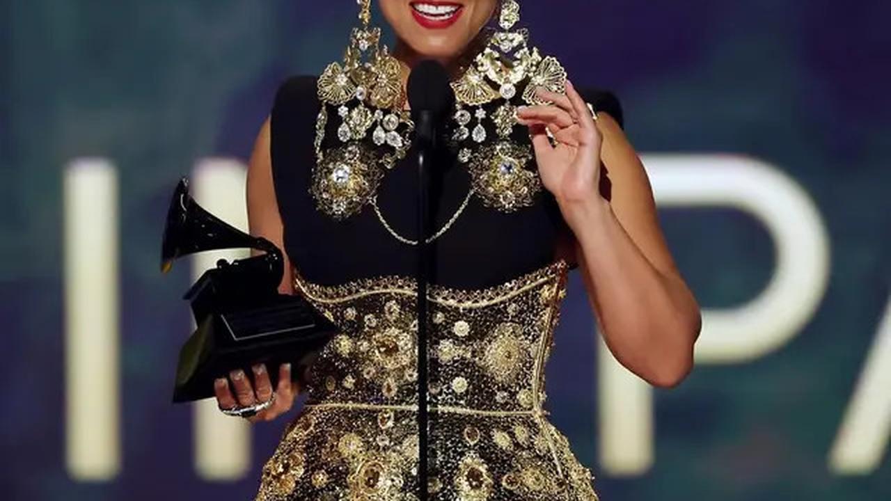 Tren Gaun Gold di Grammy Awards 2025, dari Beyonce, Sabrina Carpenter, hingga Paris Hilton