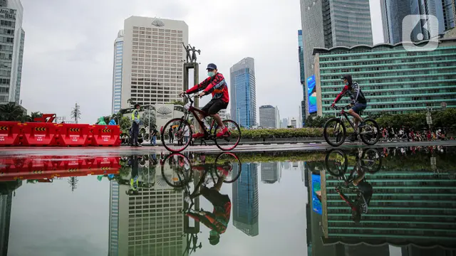 Usai Hujan Deras, Warga Tetap Antusias Olahraga di CFD