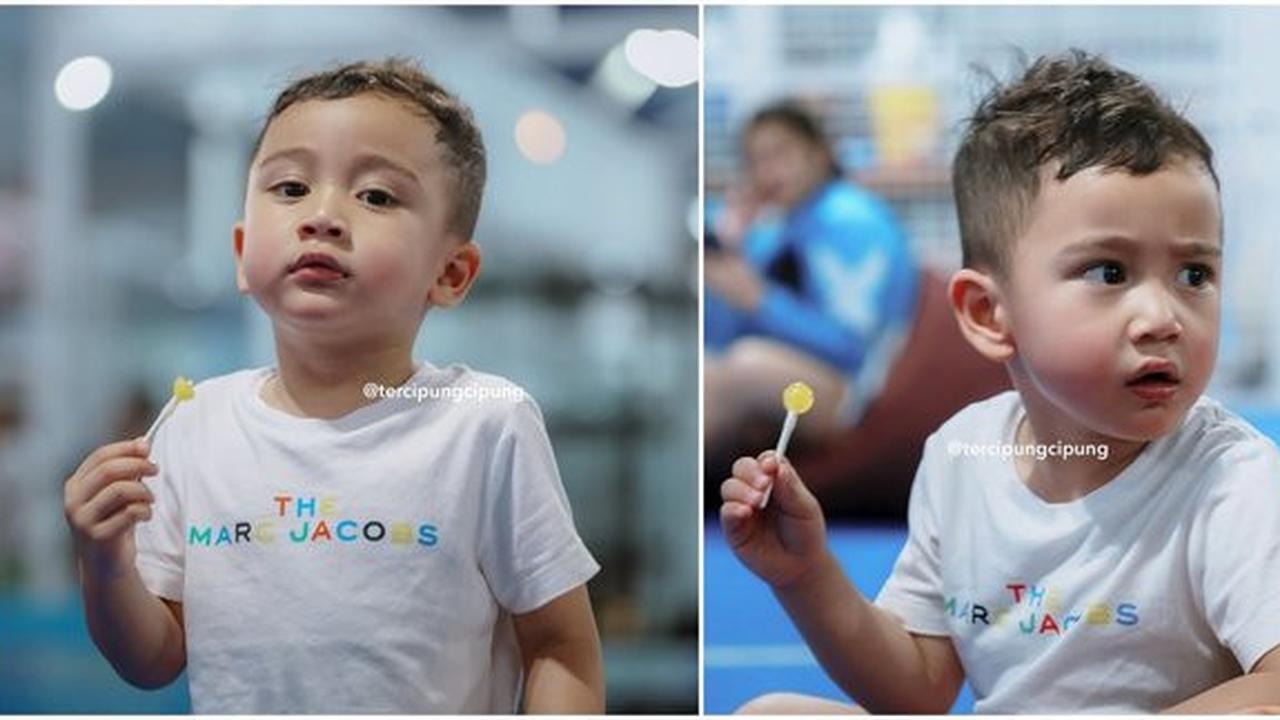 Lirikan Maut Rayyanza Cipung saat Asik Makan Lolipop, Ekspresinya Sukses Bikin Gemas Netizen