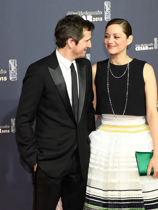 Sejak tahun 2007 Marion dan Canet menjalin kasih. Meski belum pernah menikah, keduanya sudah memiliki satu orang anak laki-laki hasil hubungan bercinta mereka dan kini anak laki-lakinya itu berusia 5 Tahun. (AFP/Bintang.com)