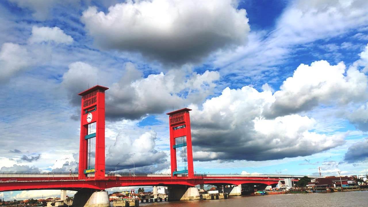 Indahnya Panorama Pagi dan Sejuknya Sepoan Angin di Tepian Sungai Musi