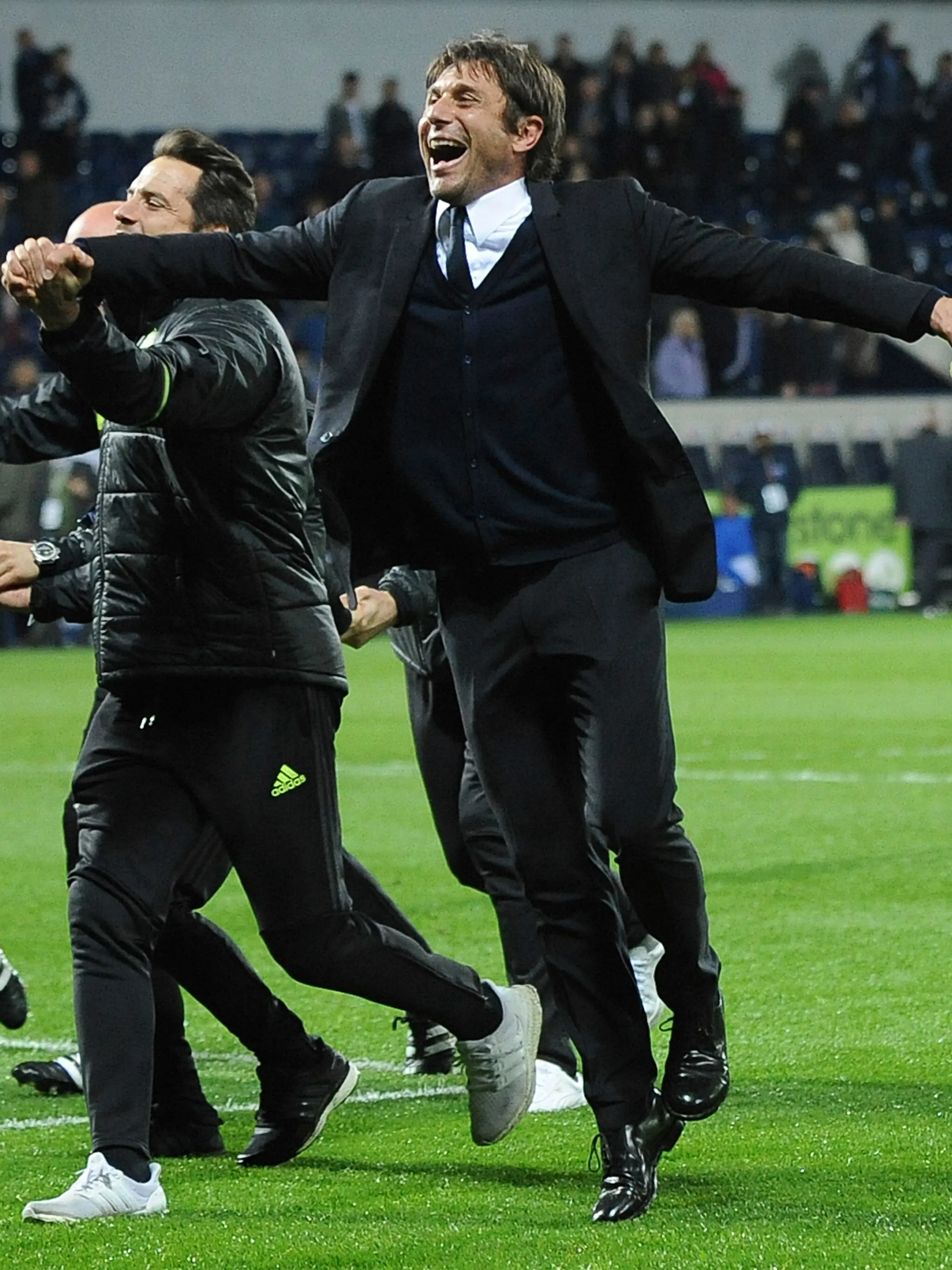 Antonio Conte menjalani musim perdana di Premier League dengan gemilang. (AP/Rui Vieira)