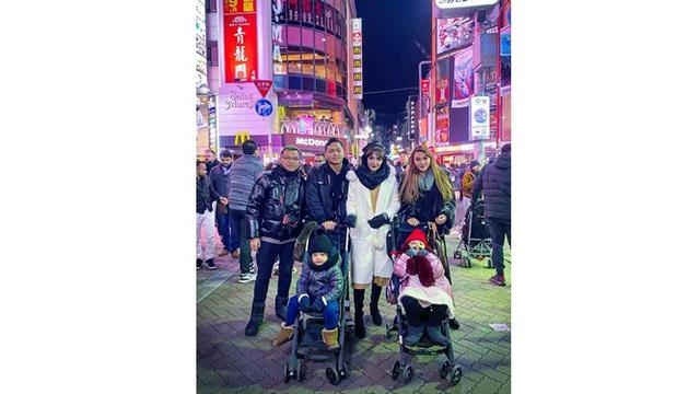 Ashanty sekeluarga bertolak ke Jepang sejak akhir bulan Desember 2019 lalu. Ia menikmati malam tahun baru di sana.