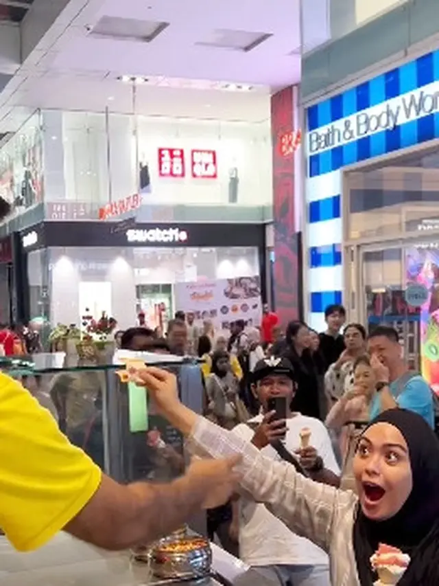 7 Potret Vebby Palwinta Liburan di Malaysia, Viral Jahili Penjual Es Krim Turki