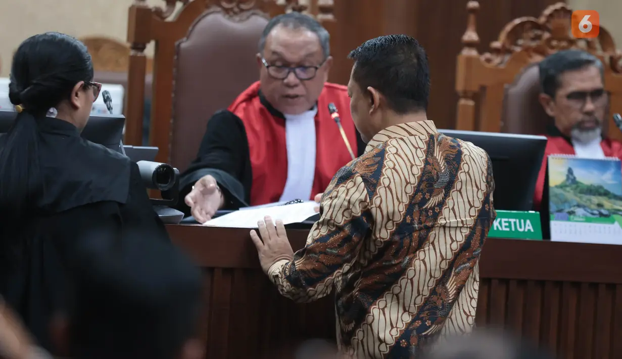 Sidang perdana kasus Febrie Adriansyah mengungkap dugaan pemerasan terhadap pengusaha properti Tan Kian. Febrie didakwa meminta Rp55 miliar agar Tan Kian tidak ditetapkan sebagai tersangka.(KLY/Budy Santoso)
