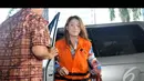 Artha tiba di kantor KPK, Setiabudi, Jakarta Selatan sekitar pukul 10.40 WIB. dan keluar dari ruang tunggu steril kantor KPK, Setiabudi, Jaksel sekitar pukul 11.30 WIB, Jakarta, Jumat (8/8/2014) (Liputan6.com/Miftahul Hayat)