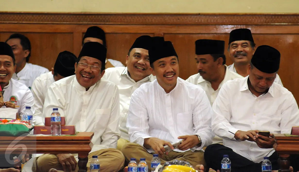 Menpora Imam Nahrawi (kedua kanan) menghadiri peresmian Gerakan Anak Nusantara Mengaji di Masjid Agung Sunda Kelapa Jakarta, Kamis (5/5/2016). Gerakan ini dilaksanakan serentak di seluruh Indonesia pada 7-8 Mei 2016. (Liputan6.com/Helmi Fithriansyah)