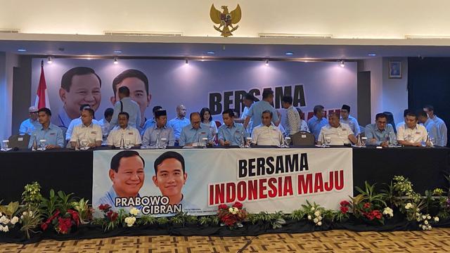 Gibran Rakabuming Raka menghadir acara pengumuman struktur Tim Kampanye Nasional (TKN) Prabowo-Gibran, Senin (6/11/2023).