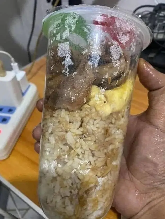 6 Potret Orang Makan Nasi Pakai Gelas Ini Bikin Tepuk Jidat, Porsinya Jadi Sedikit