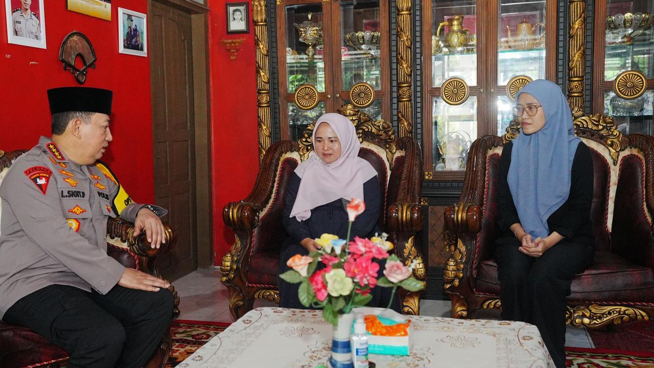 VIDEO: Janji Kapolri Beri 'Tiket' Khusus Masuk Polri Anak AKP Lusiyanto Korban Penembakan TNI di Judi Ayam