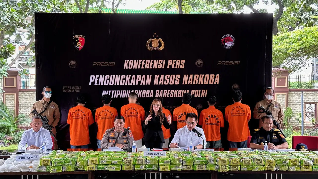 Dirtipid Narkoba Bareskrim Polri menggagalkan upaya peredaran narkotika jenis sabu jaringan Malaysia dengan mengungkap sejumlah kasus pada periode Februari 2023.