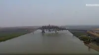 Detik-Detik China Meledakan Jembatan Sepanjang 1,5 Kilometer