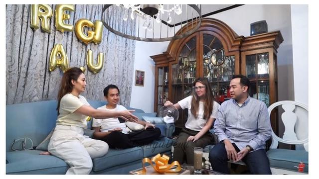 7 Momen Ayu Dewi dan Suami Rayakan Ultah Pernikahan ke-8, Penuh Kebahagiaan