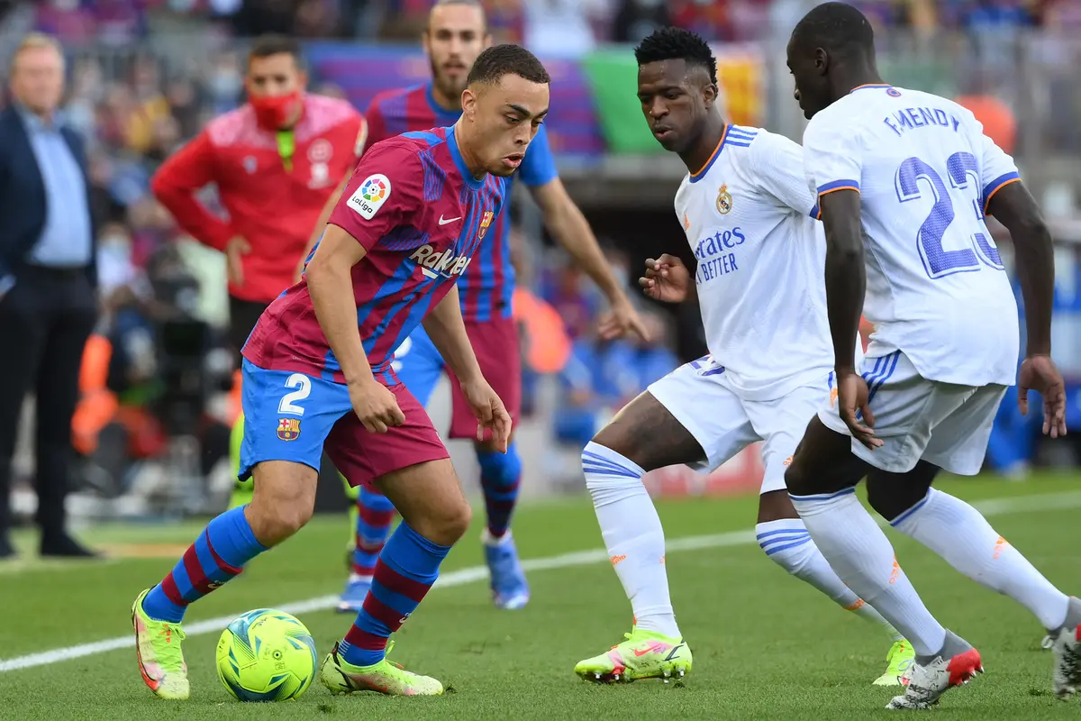 Foto: Dua Debutan Cetak Gol, Laga El Clasico Jilid Satu Musim 2021 / 2022 Jadi Milik Real Madrid usai Bungkam Barcelona 2-1