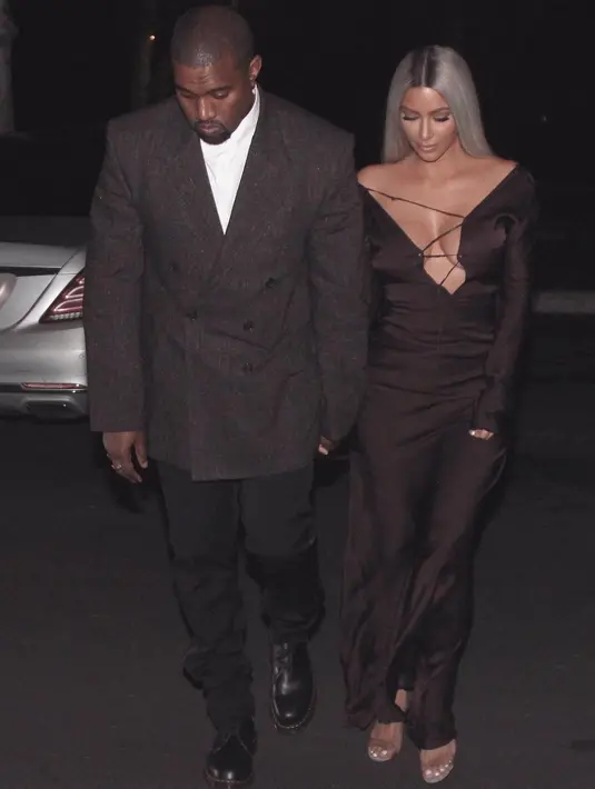 Hal itu membuat mereka tak banyak miliki waktu romantis berdua dalam beberapa bulan terakhir. (instagram/kimkardashian)